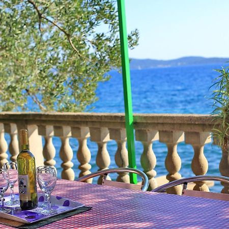 Apartmani Valerija I Joso 比比涅 外观 照片