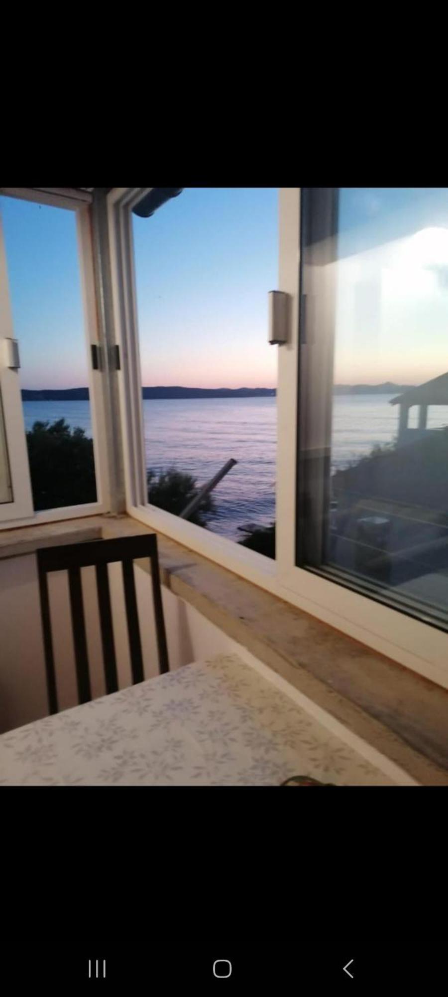 Apartmani Valerija I Joso 比比涅 客房 照片