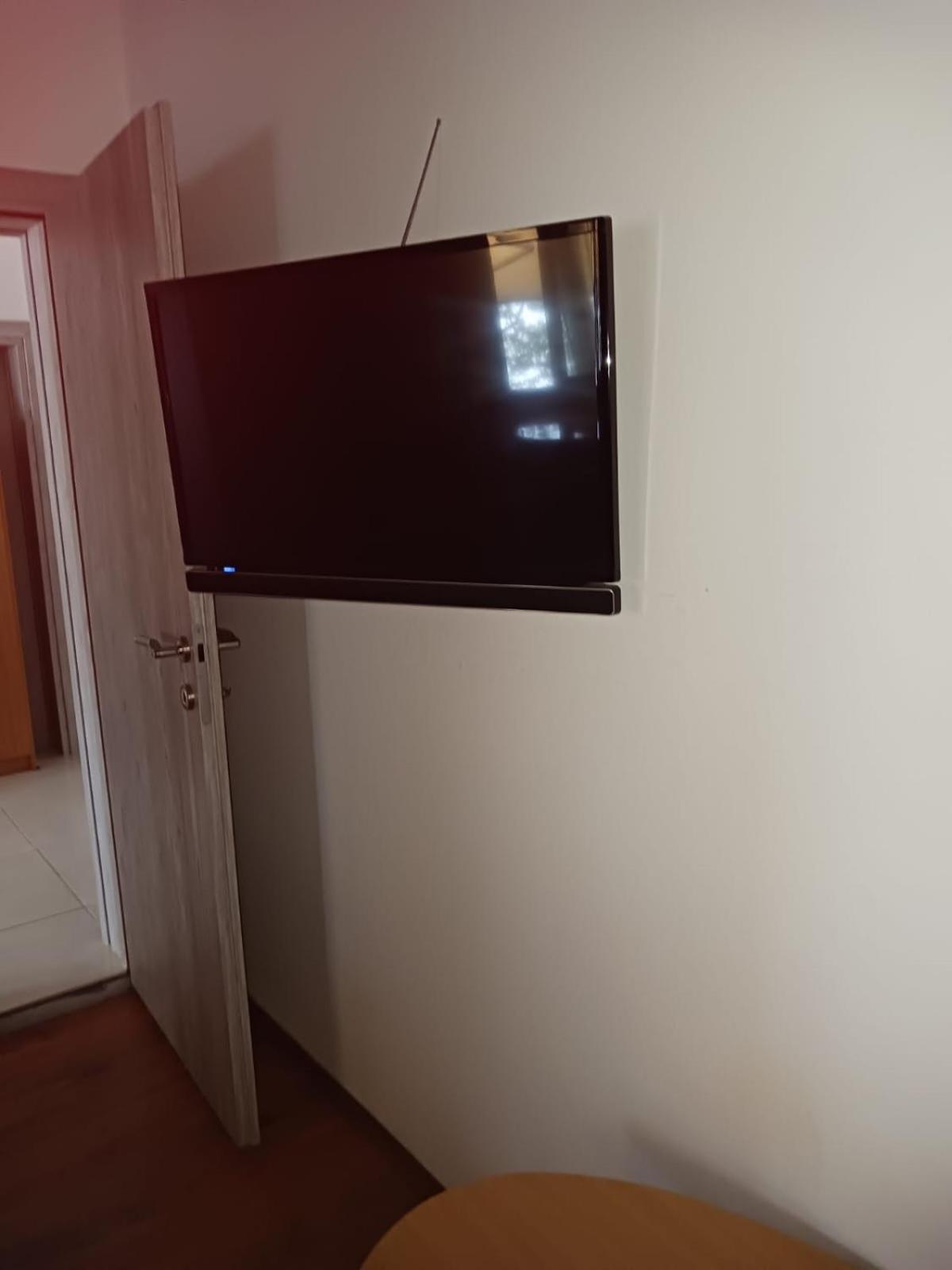 Apartmani Valerija I Joso 比比涅 客房 照片