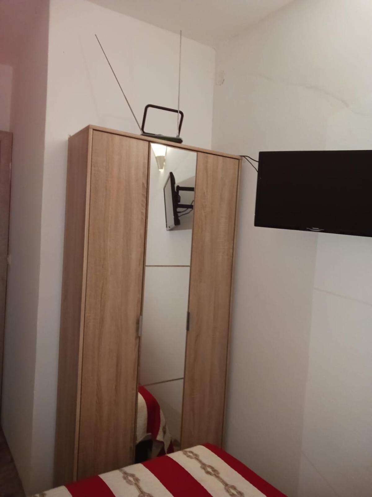 Apartmani Valerija I Joso 比比涅 客房 照片