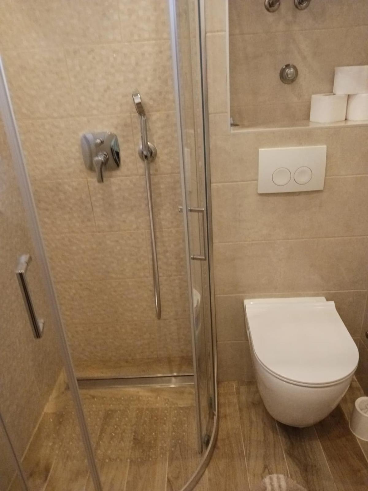Apartmani Valerija I Joso 比比涅 客房 照片