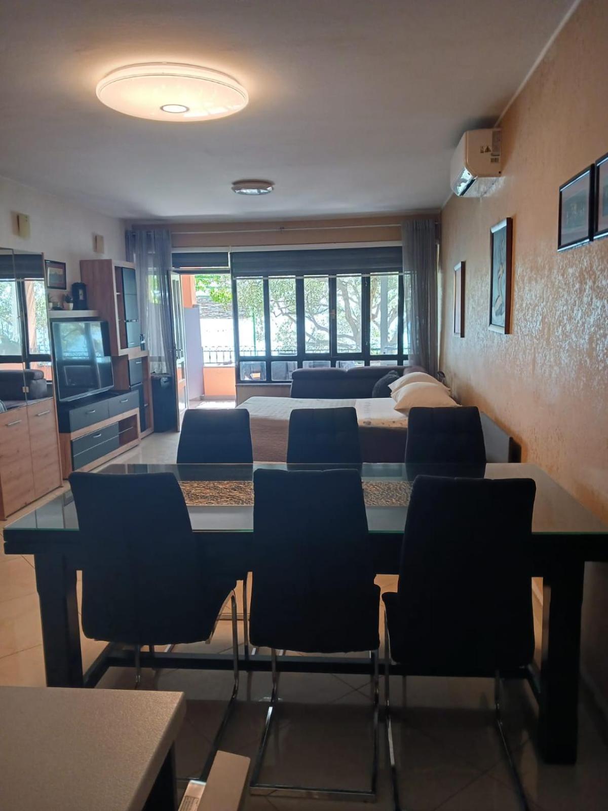 Apartmani Valerija I Joso 比比涅 客房 照片